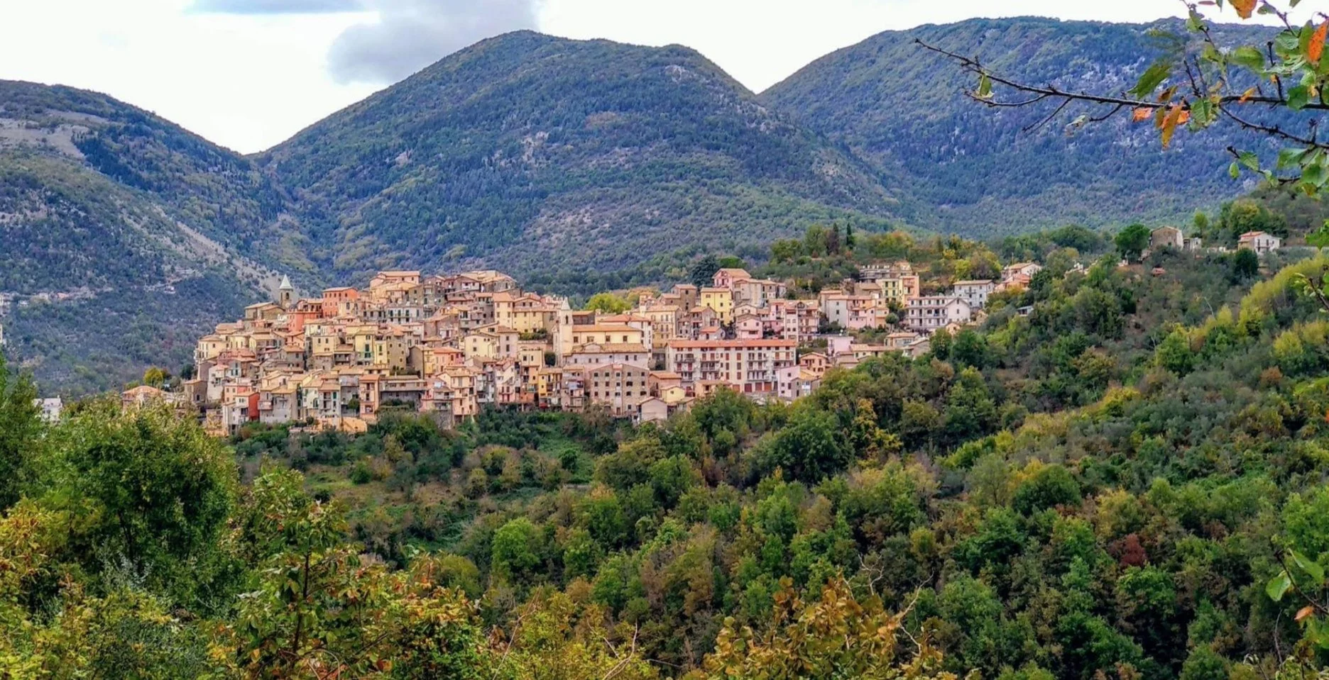 A Gerano torna l’Infiorata: l’arte dei petali incanta ancora