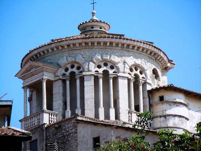 Capranica Prenestina, Ferragosto in musica: il Tempio della Maddalena e la piazza diventano palcoscenici d’eccezione