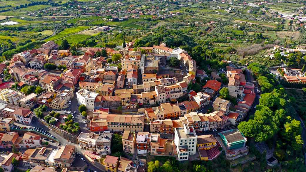 Degustazioni e “Spasso Divino”: Colonna celebra l’enogastronomia