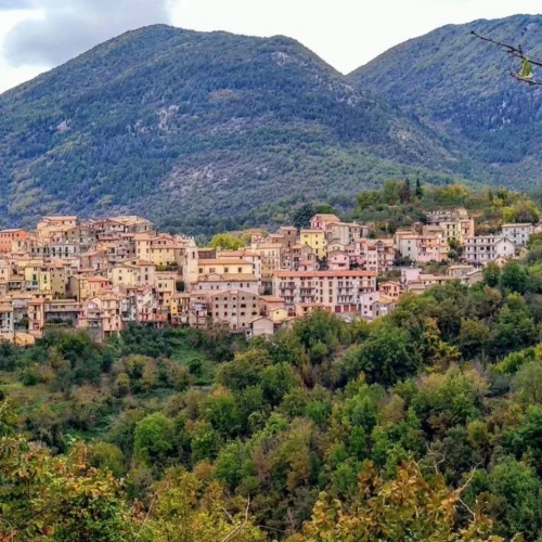 A Gerano torna l’Infiorata: l’arte dei petali incanta ancora
