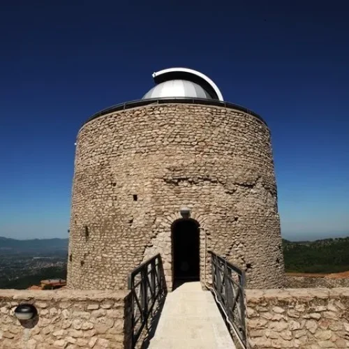 La magia di Rocca di Cave: natura, fossili e stelle